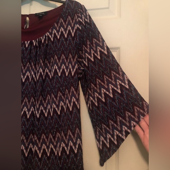 Ladies Zigzag Pattern Top Wine Blue Turquoise with Metallic Accents 1X - Picture 5 of 10